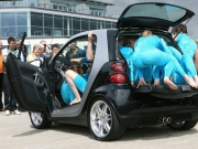 Сколько гимнасток влезет в Smart? Сколько гимнасток влезет в Smart?- фотография №1